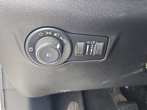 Used 2023 Jeep Compass Latitude AWD/4WD image 24