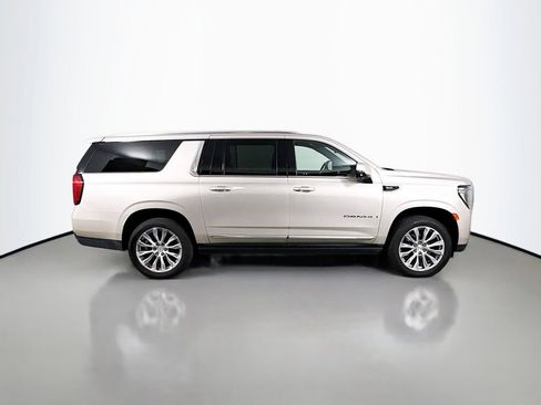 Used 2022 GMC Yukon XL Denali w/ Max Trailering Package AWD/4WD image 4