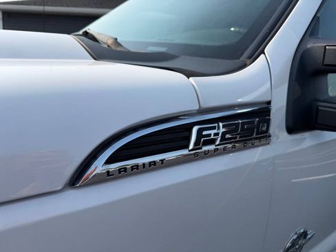 Used 2016 Ford F250 Lariat w/ Lariat Ultimate Package AWD/4WD image 10