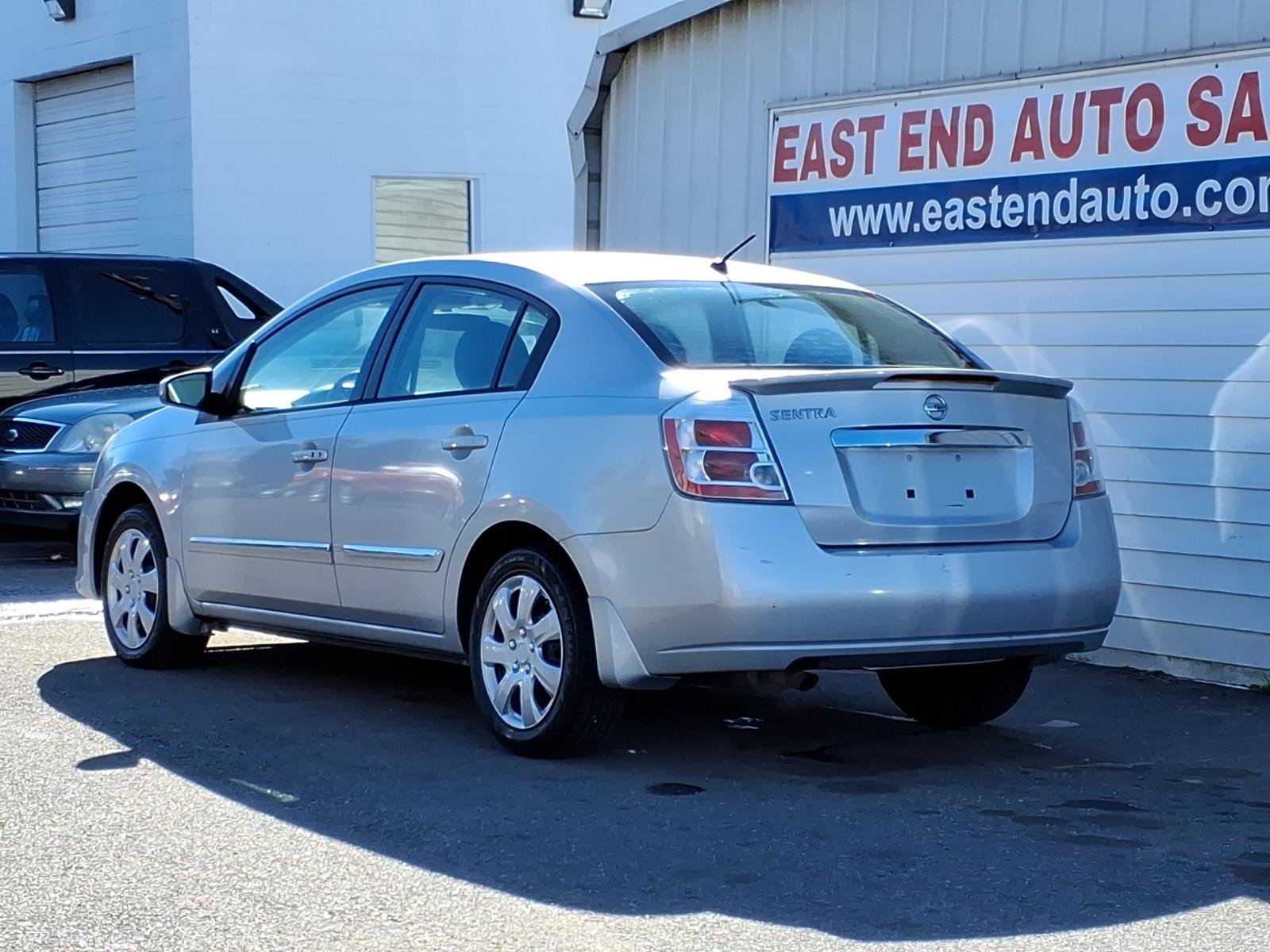 Used 2012 Nissan Sentra 2.0 S w/ Convenience Pkg FWD image 3