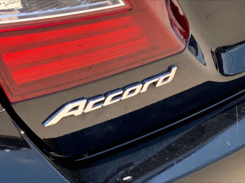 Used 2016 Honda Accord Sport image 10