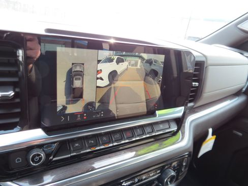 New 2026 Chevrolet Silverado 1500 LTZ w/ LTZ Premium Package image 18