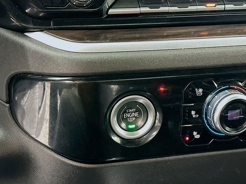 Used 2022 GMC Sierra 1500 SLT w/ SLT Convenience Package image 22