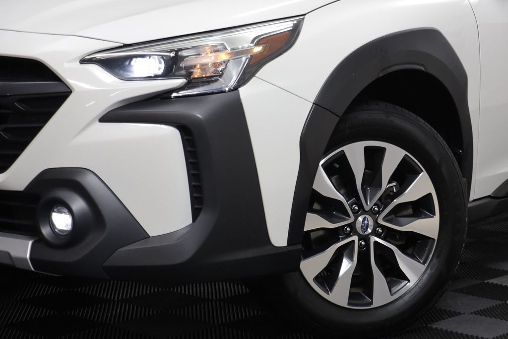 Used 2023 Subaru Outback Touring XT AWD/4WD image 3