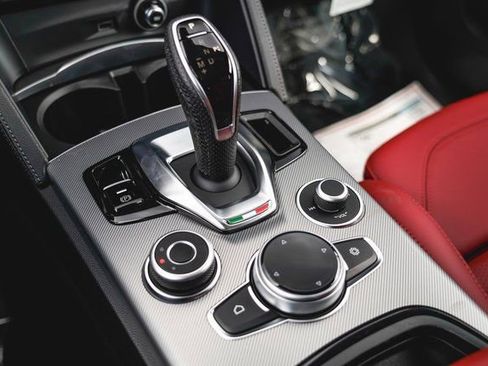 New 2025 Alfa Romeo Stelvio Sprint image 36