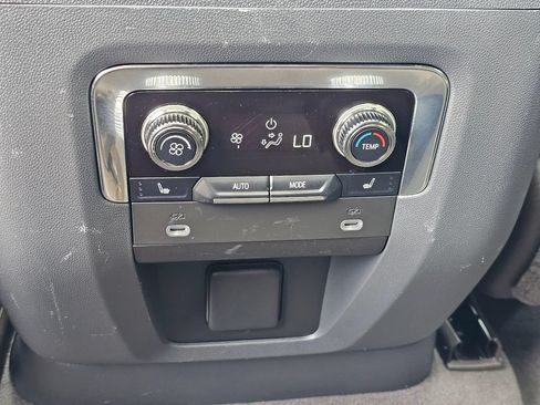 Used 2023 GMC Yukon Denali AWD/4WD image 19