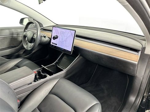 Used 2018 Tesla Model 3 Mid Range image 25
