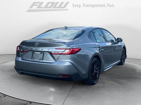 Used 2026 Toyota Camry SE w/ Convenience Package FWD image 9
