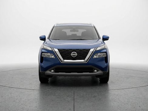 Used 2025 Nissan Rogue SV AWD/4WD image 2