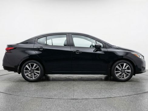 Used 2025 Nissan Versa SV image 11