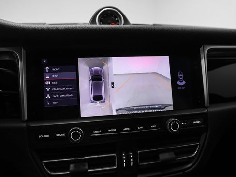 Certified 2021 Porsche Macan AWD/4WD image 33