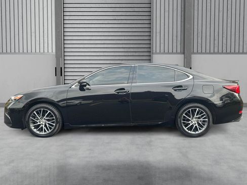 Used 2017 Lexus ES 350 w/ Navigation System Package FWD image 2