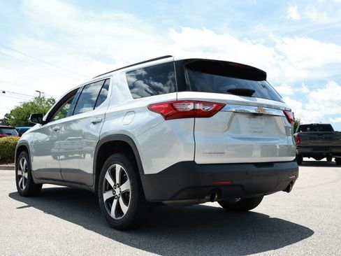Used 2019 Chevrolet Traverse LT w/ LT Premium Package FWD image 8