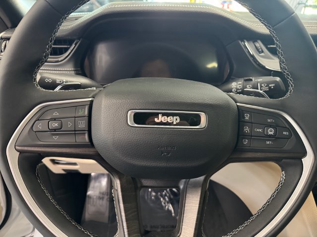 New 2027 Jeep Grand Cherokee Limited AWD/4WD image 23