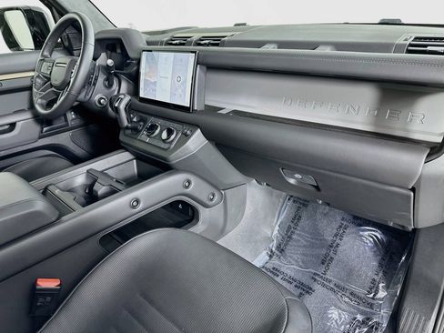 Certified 2025 Land Rover Defender 110 AWD/4WD image 28