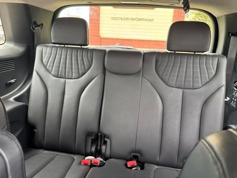 Used 2024 Hyundai Palisade Limited FWD image 21