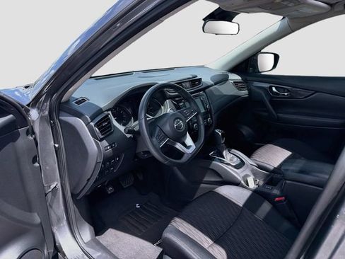 Used 2019 Nissan Rogue SV w/ Premium Package FWD image 25