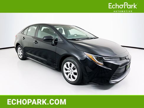 Used 2024 Toyota Corolla LE FWD image 1