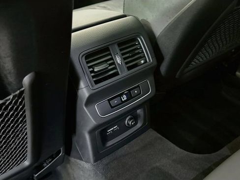 Used 2022 Audi Q5 2.0T Premium w/ Convenience Package AWD/4WD image 25