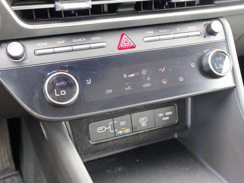 Used 2025 Hyundai Sonata SEL FWD image 15