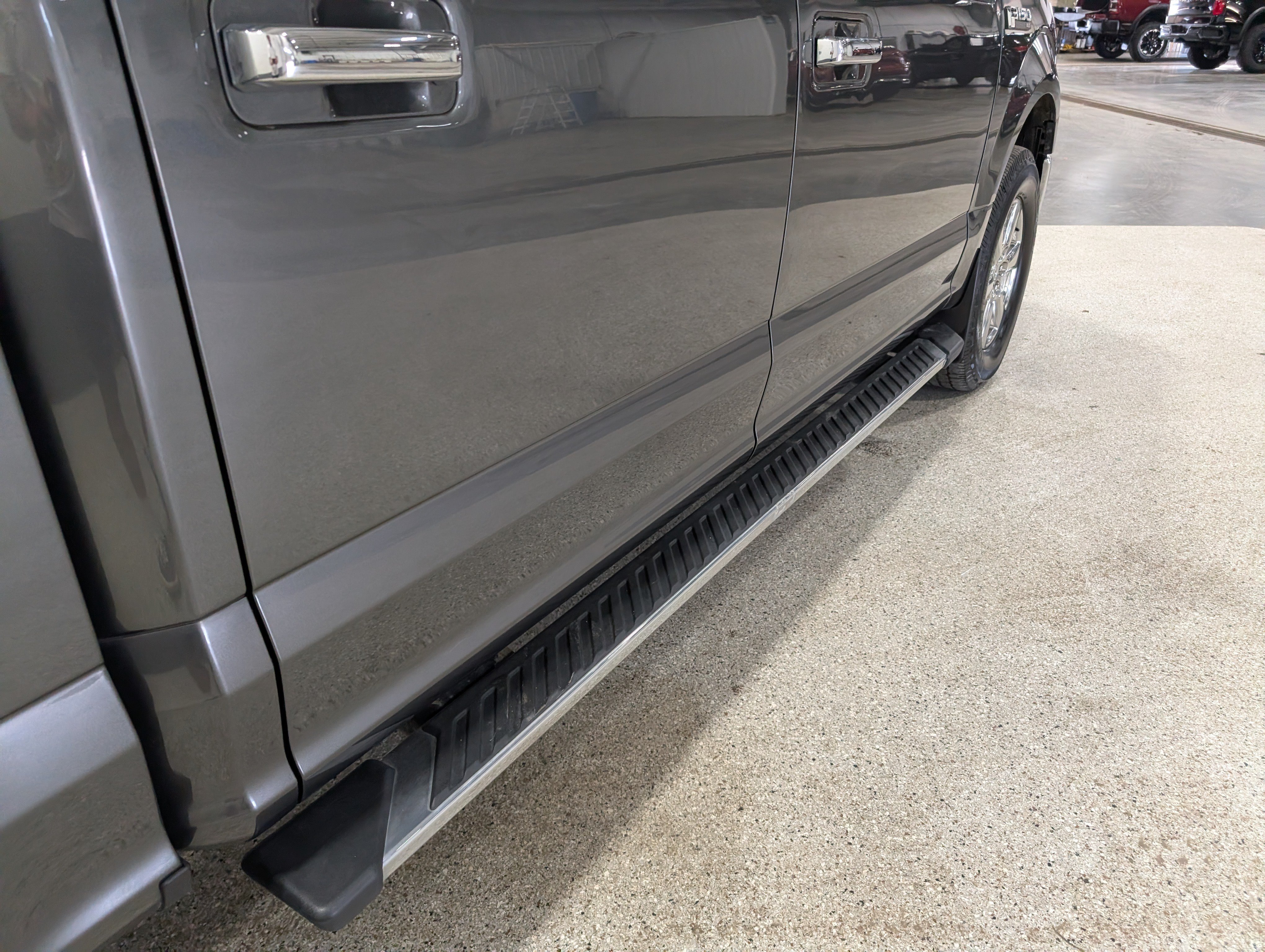 Used 2019 Ford F150 XLT w/ Equipment Group 302A Luxury AWD/4WD image 11
