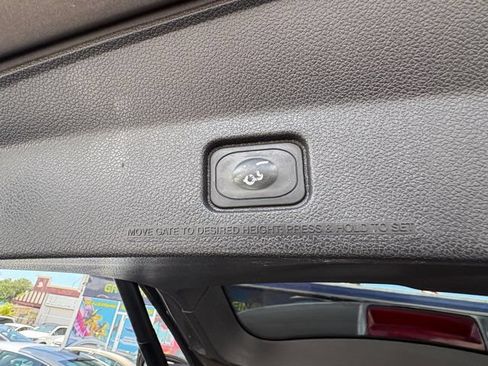 Used 2015 Ford Explorer XLT w/ Equipment Group 202B FWD image 18