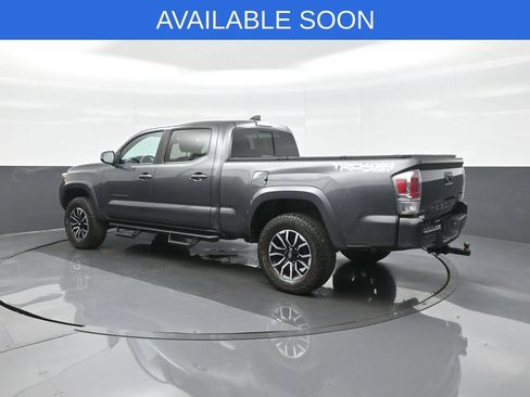 Used 2022 Toyota Tacoma TRD Sport w/ TRD Premium Sport Package AWD/4WD image 5