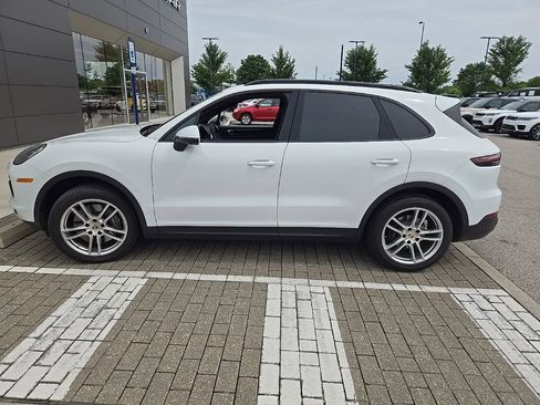 Used 2023 Porsche Cayenne Platinum Edition AWD/4WD image 8