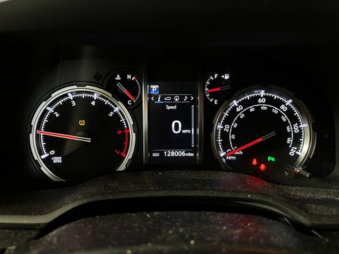 Used 2020 Toyota 4Runner Nightshade AWD/4WD image 10