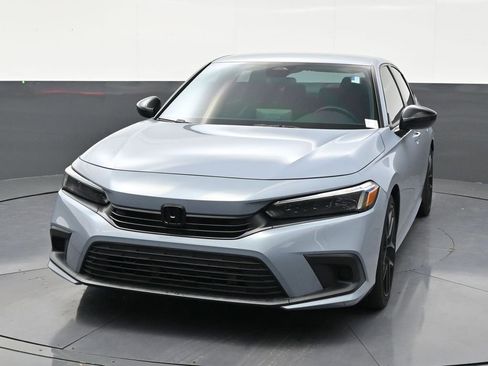 Used 2023 Honda Civic Sport image 8