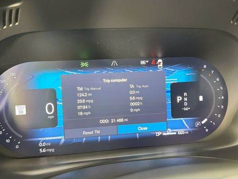 Certified 2025 Volvo XC60 B5 Core AWD/4WD image 11