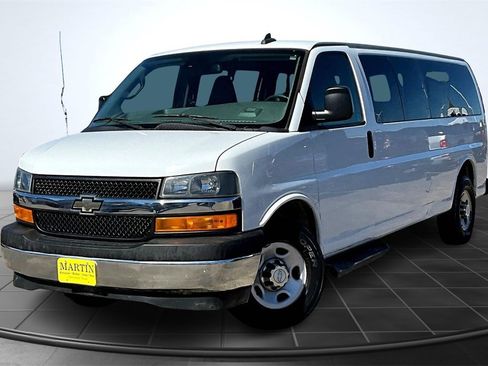 Used 2019 Chevrolet Express 3500 LT w/ LT Preferred Equipment Group image 12