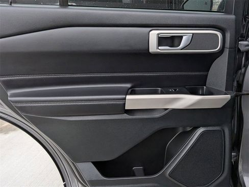 Used 2022 Ford Explorer XLT w/ Equipment Group 202A image 24