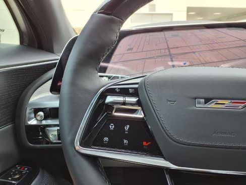 New 2026 Cadillac Lyriq V image 19