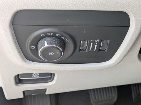 Used 2022 Jeep Grand Cherokee L Overland AWD/4WD image 17