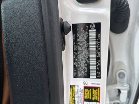 Used 2024 Lexus ES 300h Ultra Luxury w/ Accessory Package (Z2) FWD image 14