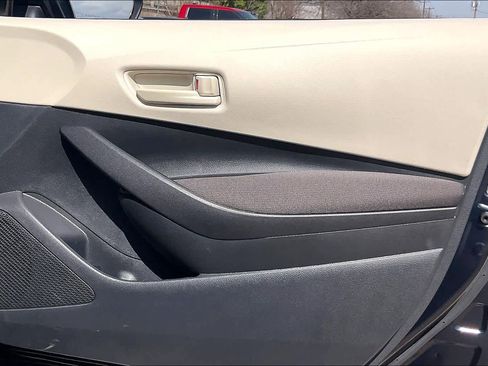 Used 2025 Toyota Corolla LE image 22