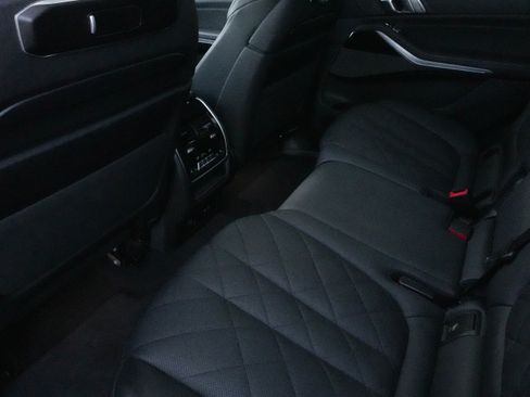 Used 2024 BMW X7 xDrive40i image 35