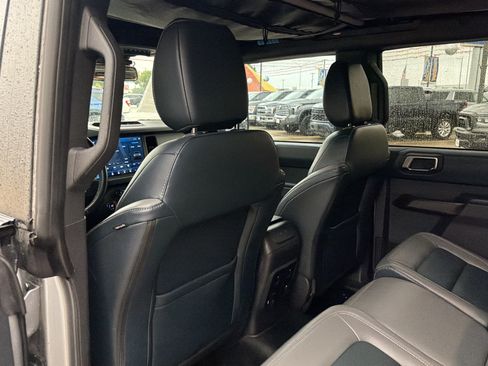 Used 2024 Ford Bronco Outer Banks AWD/4WD image 11