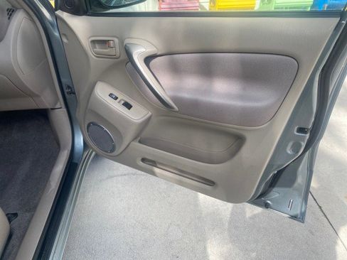 Used 2005 Toyota RAV4 2WD image 95