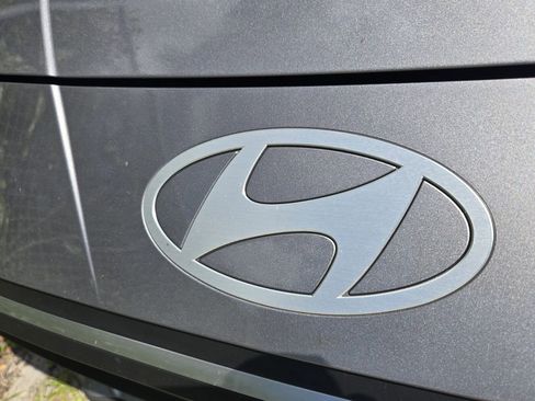 Used 2025 Hyundai Elantra SE FWD image 11