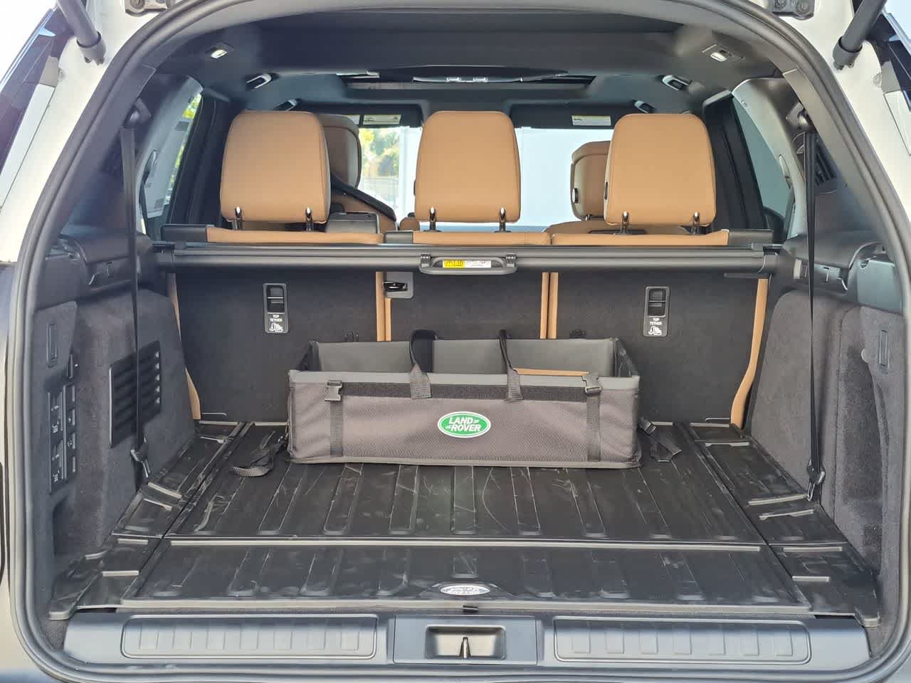 New 2026 Land Rover Discovery Limited Edition AWD/4WD image 37
