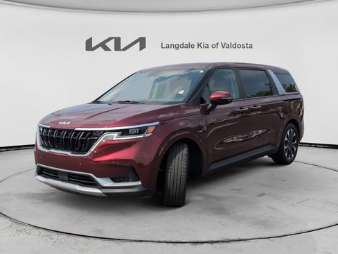 Used 2024 Kia Carnival EX FWD image 11