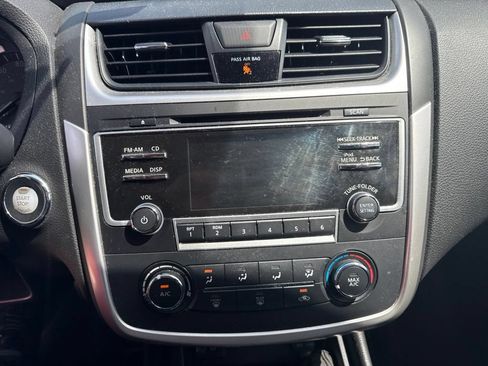 Used 2017 Nissan Altima 2.5 SR w/ Midnight Edition Package FWD image 11