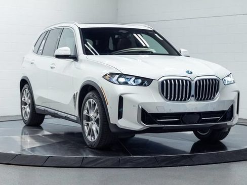 New 2026 BMW X5 xDrive50e w/ Climate Comfort Package AWD/4WD image 5