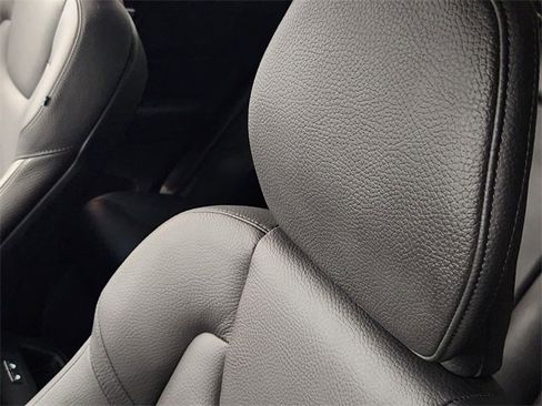 Used 2025 Volvo XC60 B5 Plus image 15