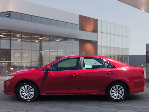 Used 2014 Toyota Camry LE FWD image 8