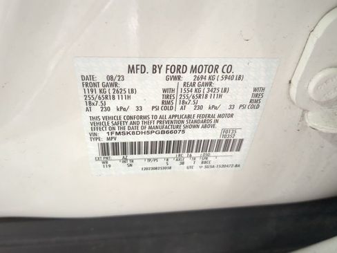 Used 2023 Ford Explorer XLT w/ Equipment Group 202A AWD/4WD image 16