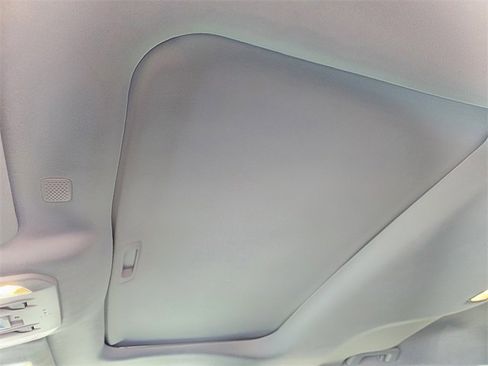 Used 2022 Toyota Highlander XLE image 20