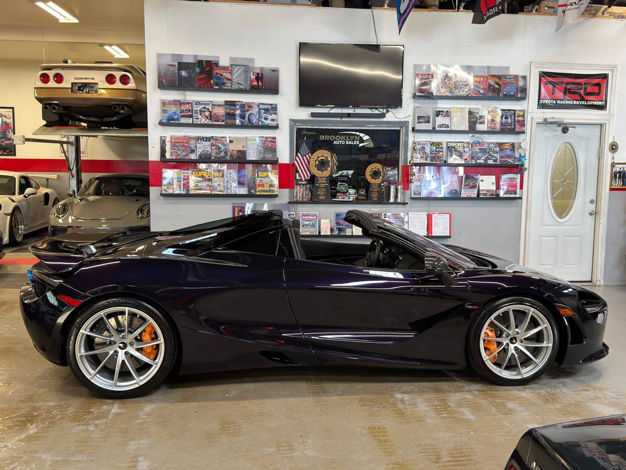 Used 2022 McLaren 720S Performance RWD image 5